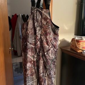 Cabelas Realtree Camouflage Hunting Overalls